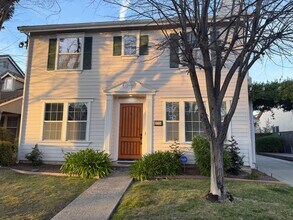 Building Photo - Available today - West Lake Estate 4/3 home