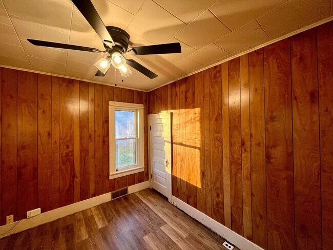 Building Photo - 3 Bed 1 Bath Single Family Home in Wausau