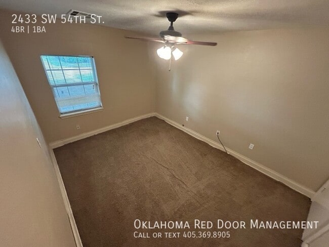 Building Photo - 2433 SW 54th St