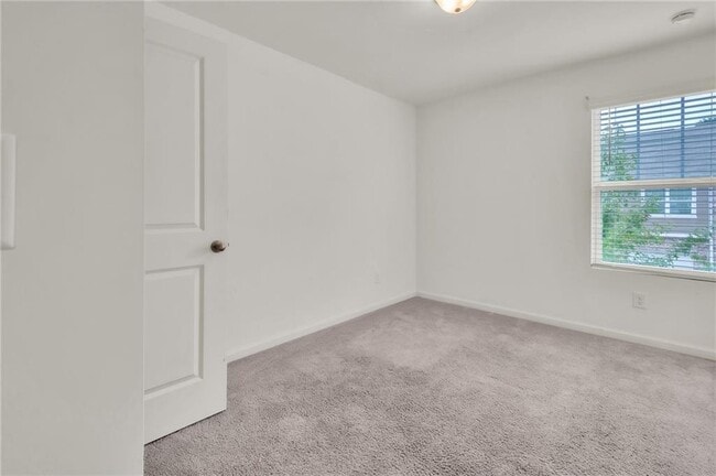 Building Photo - 1517 Vernon Blvd