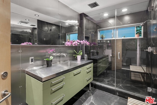 Building Photo - 8147 Mulholland Terrace