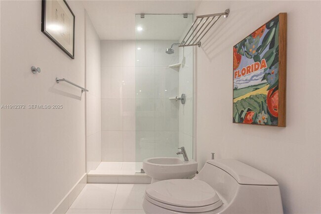 Building Photo - 520 West Ave