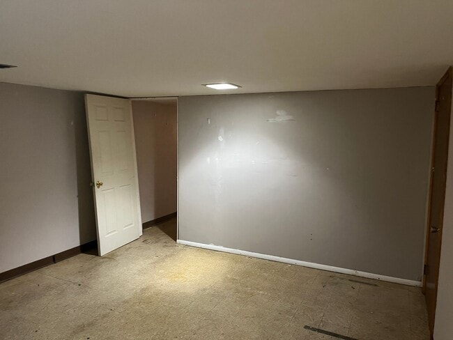 Building Photo - 2006 White St