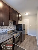 Building Photo - 419 W Belden Ave
