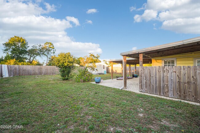 Building Photo - 1504 W 13th St