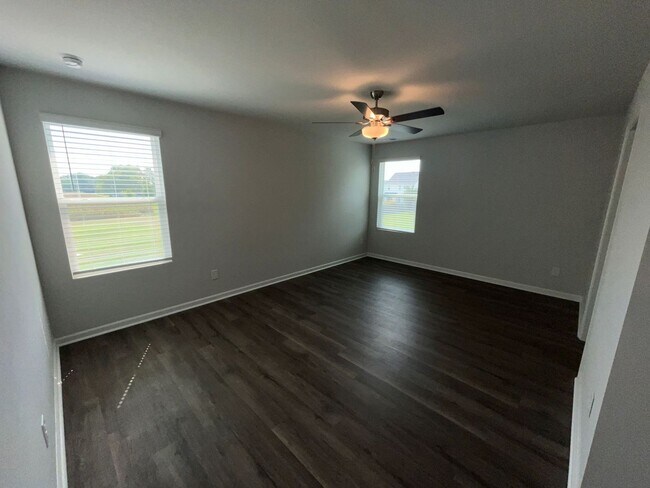 Building Photo - 503 Sandy Holw Dr