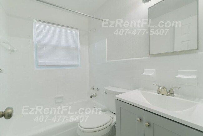 Building Photo - 801 N Sapodilla Ave
