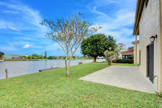 Building Photo - 12561 Shoreside Ln