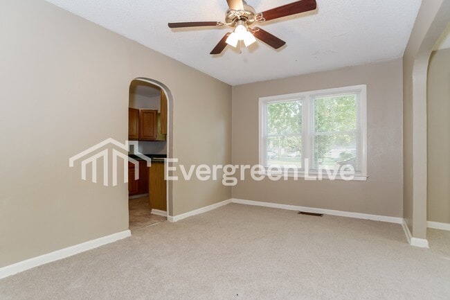 Building Photo - 9001 E 66th Ter