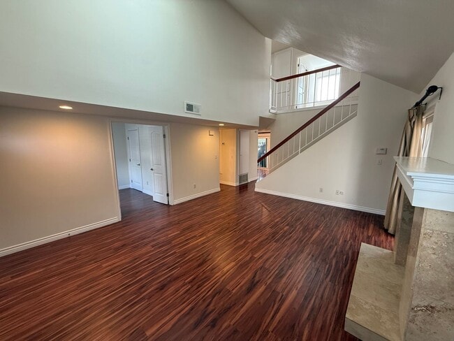 Building Photo - Gorgeous and Upgraded 4 Bed, 2.5 Bath Two-Story in Villa Portofino!