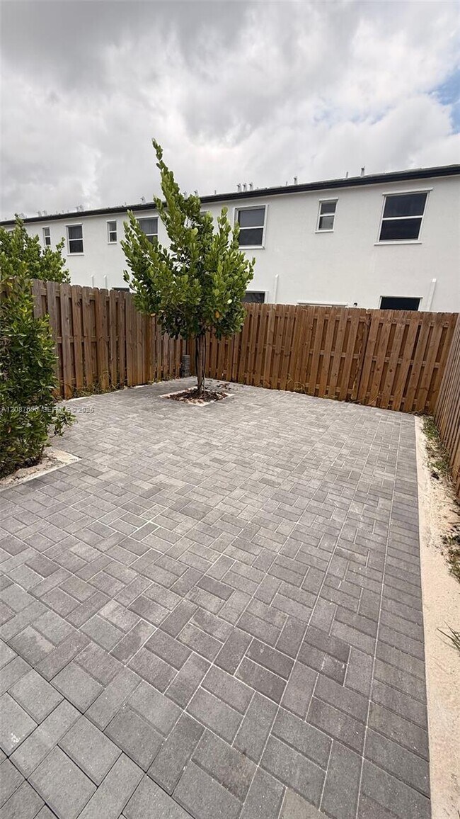 Building Photo - 35757 SW 178th Pl