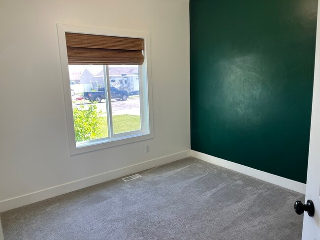 Bedroom 3 - 564 W Sanford St