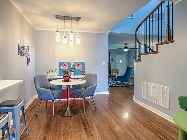 Building Photo - Midtown home for rent, 5 bed 3 full baths