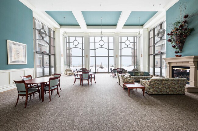 Building Photo - 4120 S Lake Dr