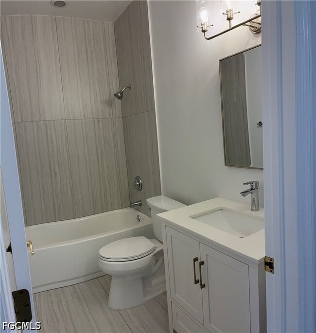 Building Photo - 15401 Bellamar Cir
