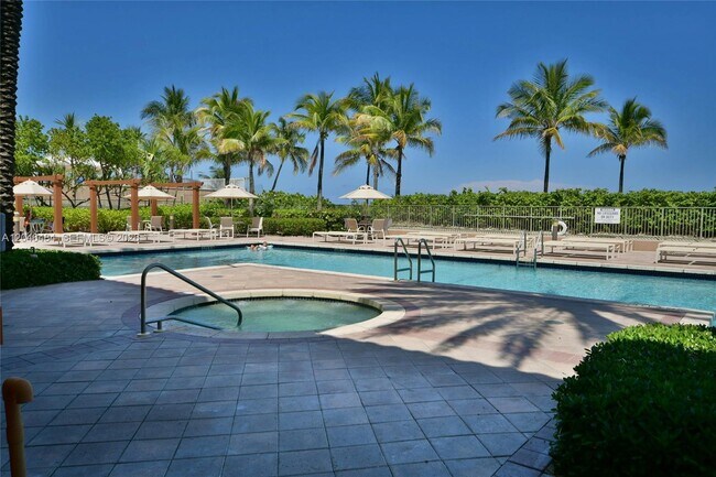Building Photo - 2080 S Ocean Dr
