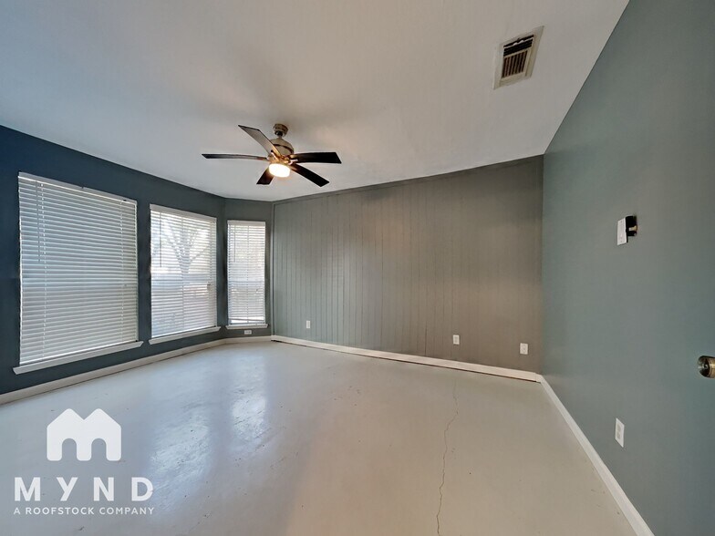 Building Photo - 22911 Garden Canyon Dr