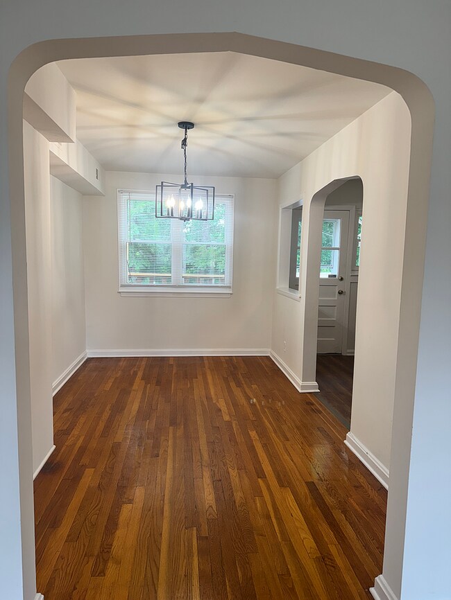 Building Photo - 3 Bedroom Middle River