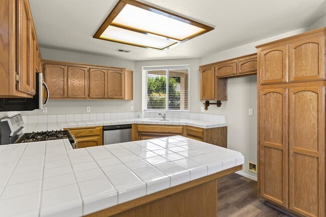 Building Photo - 10621 Tivoli Ct