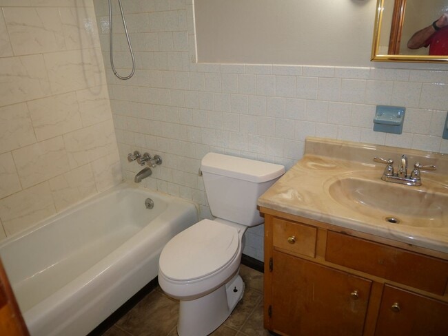 Building Photo - 1642 Wingfield Dr