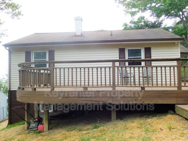 Building Photo - 1008 Perry St