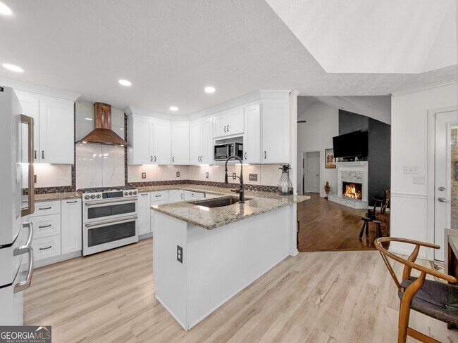 Building Photo - 12609 Old Well Ct