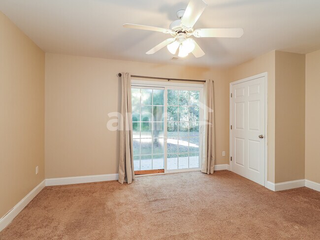 Building Photo - 12 Peregrine Dr