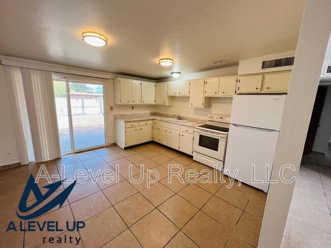 Building Photo - 3519 E Ellington Pl