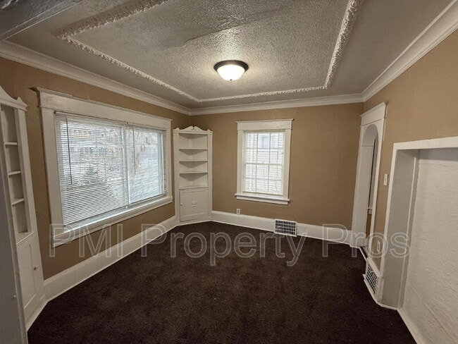 Building Photo - 6901 N 42nd St