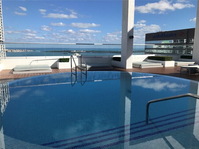 Building Photo - 500 Brickell Ave