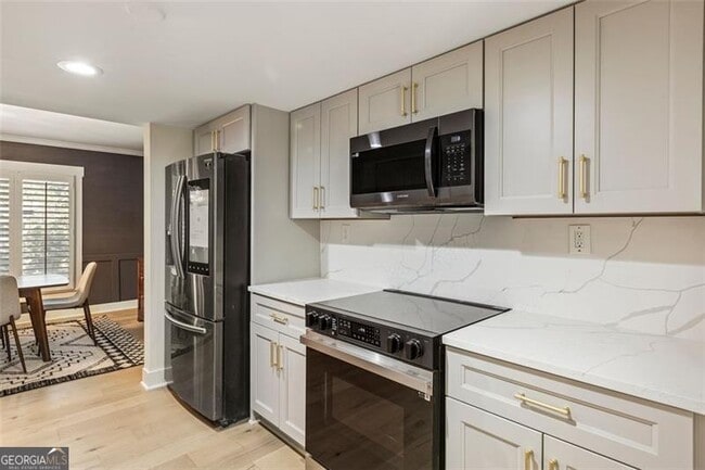 Building Photo - 72 Ivy Pkwy NE