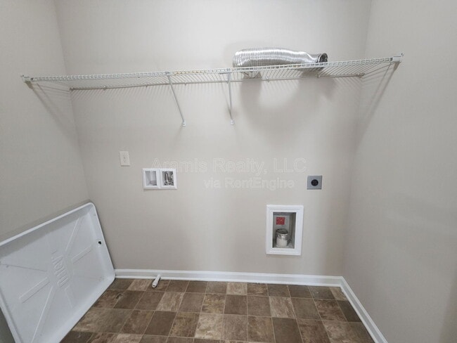 Building Photo - 1919 Briarcliff Wy