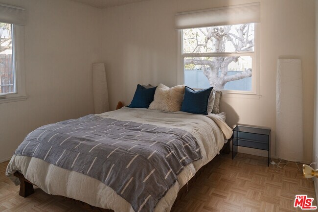 Building Photo - 22736 Cantlay St