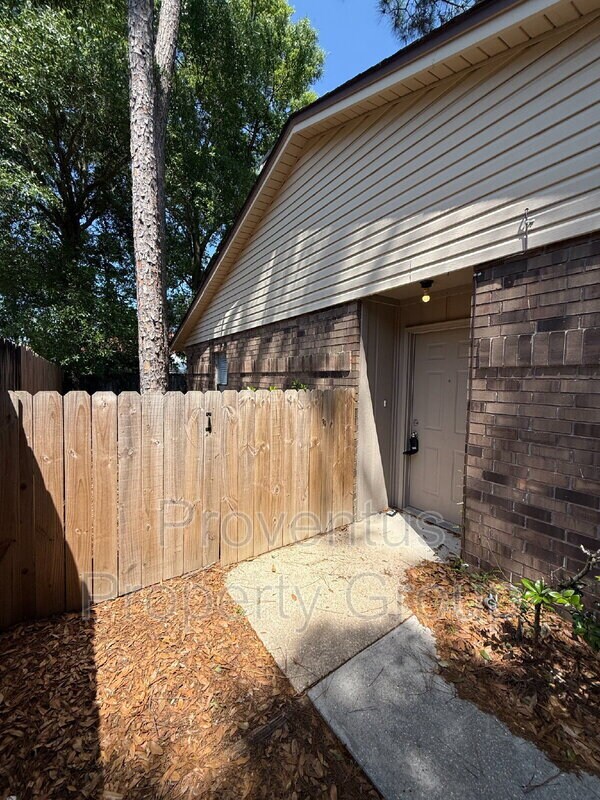 Building Photo - 1330 Pinnacle Dr