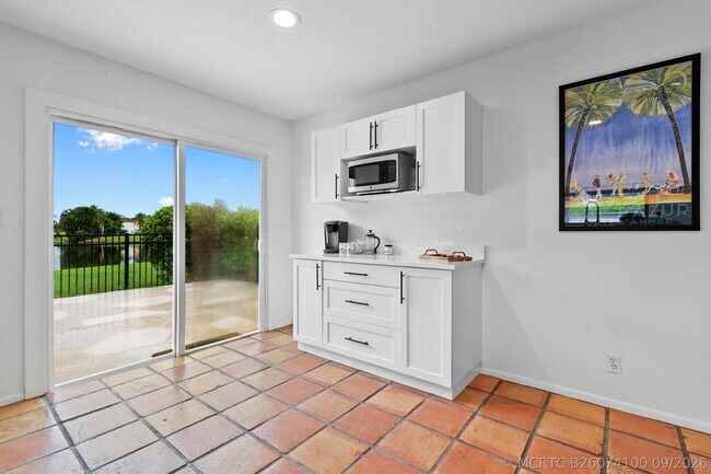 Building Photo - 2542 Bedford Mews Dr