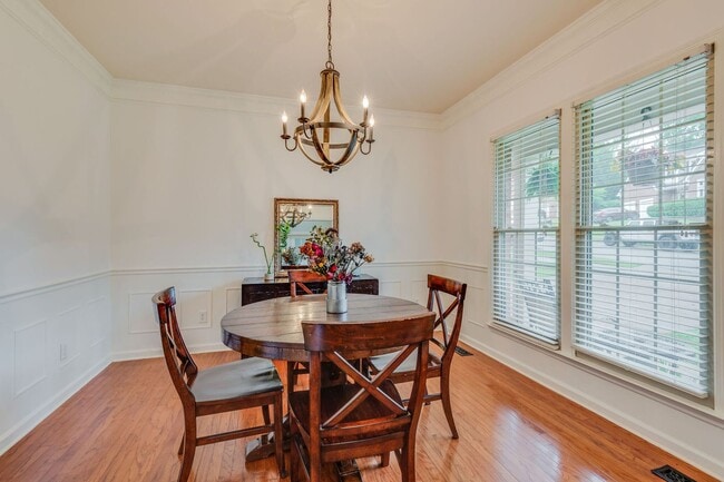 Building Photo - 511 Prince of Wales Ct