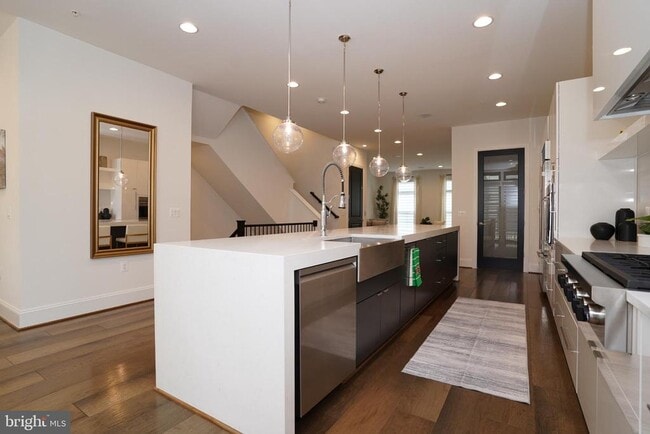 Building Photo - 44655 Provincetown Dr