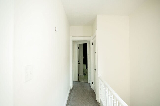 Building Photo - 415 Brightwood Ave