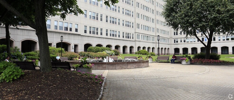 Building Photo - Canterbury Green