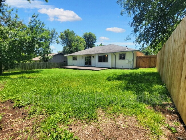Building Photo - 4802 Gray Fox Dr