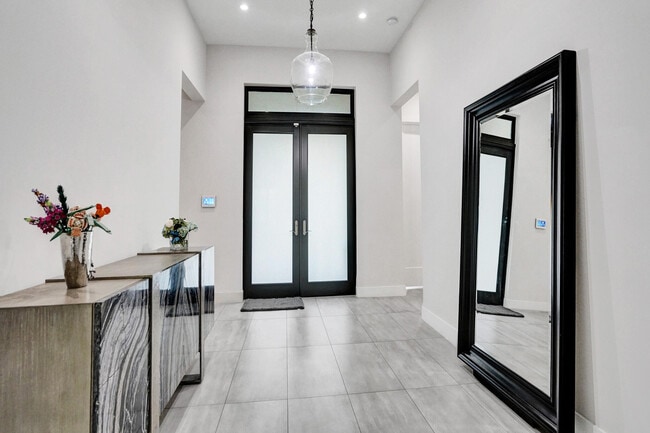 Building Photo - 5663 Brookfield Cir