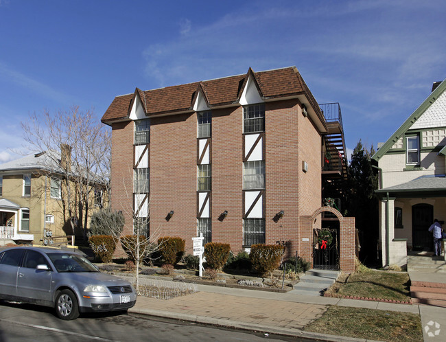 Primary Photo - Washington Plaza Apartments