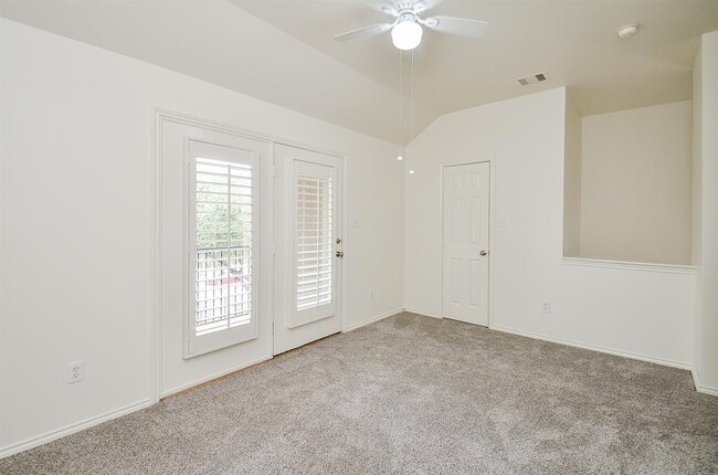 Building Photo - 3027 N Heights Hollow Ln