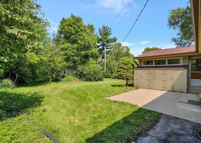 Building Photo - 706 Hessel Blvd