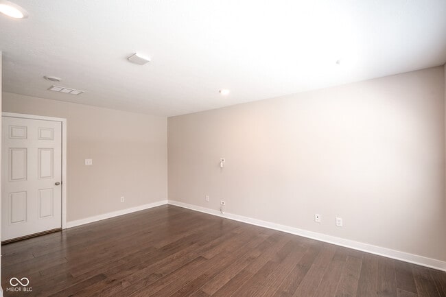 Building Photo - 8239 Bostic Dr