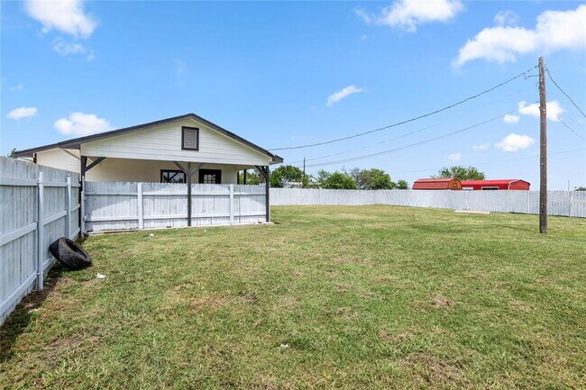 Building Photo - 108 Gm Ln