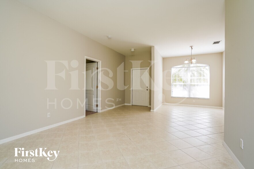 Building Photo - 4628 Fairloop Run