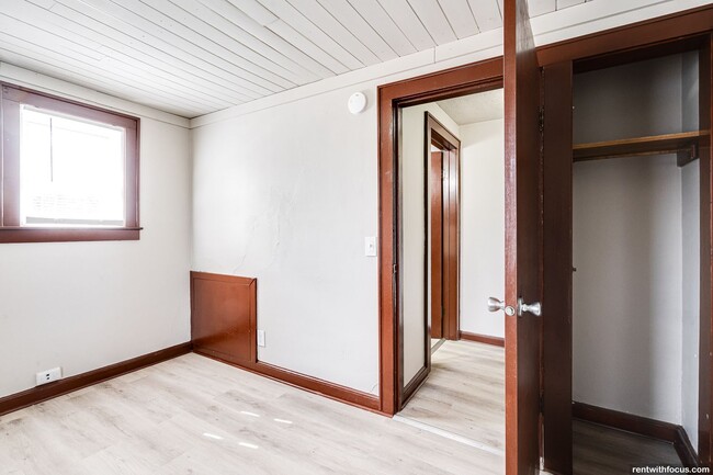 Building Photo - 313 E Murray Ave