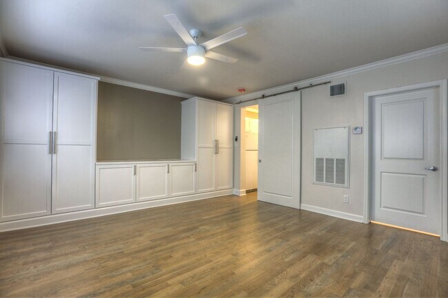 Building Photo - 1341 Cortlandt St