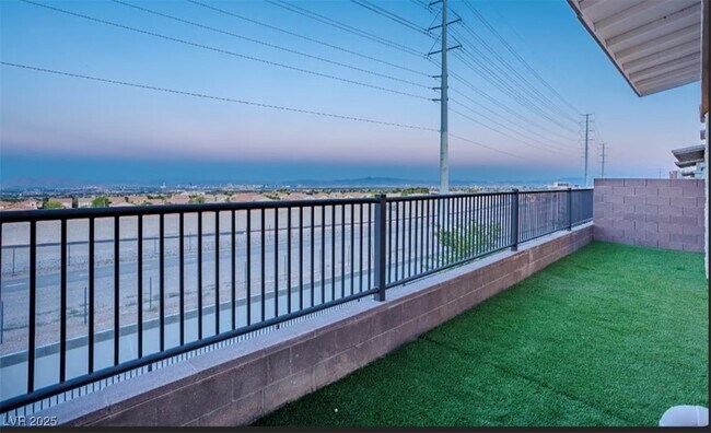 Building Photo - 600 Carriage Hill Dr